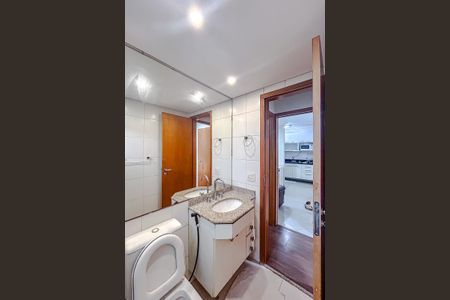 Apartamento para alugar com 53m², 2 quartos e 2 vagasBanheiro