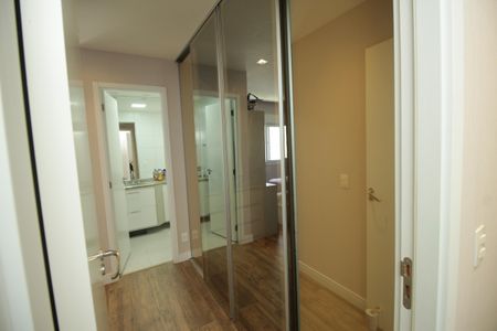 Apartamento à venda com 122m², 3 quartos e 2 vagasCloset da suíte 1