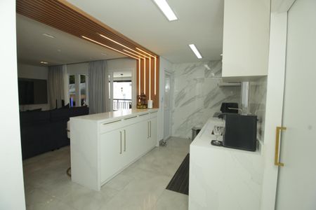 Apartamento à venda com 122m², 3 quartos e 2 vagasCozinha