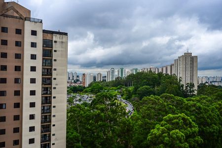 Vista do Quarto 1 de apartamento à venda com 2 quartos, 145m² em Jardim Henriqueta, Taboão da Serra