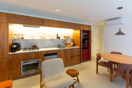 Sala/Cozinha de apartamento para alugar com 2 quartos, 68m² em Indianópolis, São Paulo