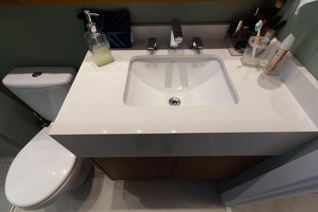Apartamento para alugar com 68m², 2 quartos e 1 vaga Apartamento para alugar com 68m², 2 quartos e 1 vagaBanheiro da Suíte