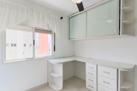 Apartamento para alugar com 133m², 3 quartos e 2 vagasQuarto