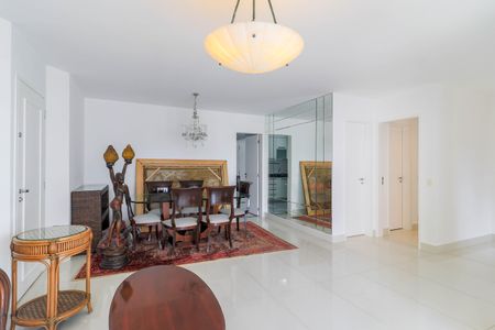 Apartamento para alugar com 133m², 3 quartos e 2 vagasSala