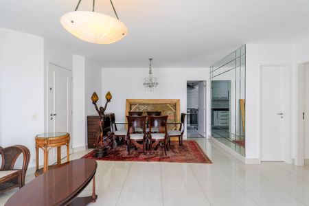 Apartamento para alugar com 133m², 3 quartos e 2 vagasSala