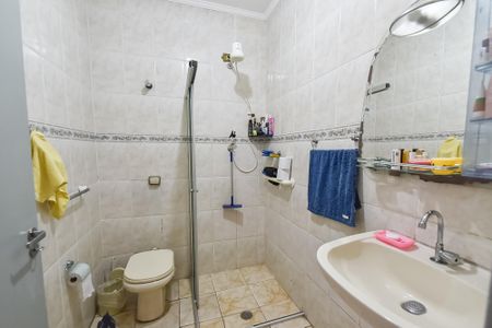 Casa à venda com 292m², 4 quartos e 8 vagas Casa à venda com 292m², 4 quartos e 8 vagasBanheiro 2