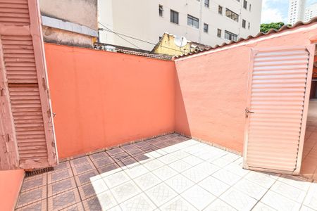 Casa à venda com 292m², 4 quartos e 8 vagas Casa à venda com 292m², 4 quartos e 8 vagasEdícula - quintal