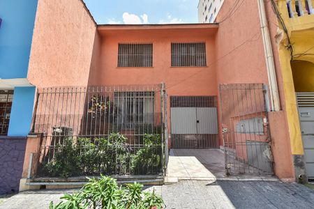 Casa à venda com 292m², 4 quartos e 8 vagas Casa à venda com 292m², 4 quartos e 8 vagasFachada
