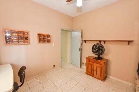 Casa à venda com 292m², 4 quartos e 8 vagas Casa à venda com 292m², 4 quartos e 8 vagasSuíte