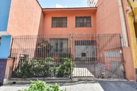 Casa à venda com 292m², 4 quartos e 8 vagas Casa à venda com 292m², 4 quartos e 8 vagasFachada
