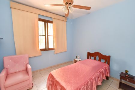 Casa à venda com 292m², 4 quartos e 8 vagas Casa à venda com 292m², 4 quartos e 8 vagasQuarto 1