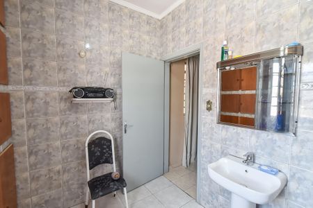 Casa à venda com 292m², 4 quartos e 8 vagas Casa à venda com 292m², 4 quartos e 8 vagasBanheiro da suíte