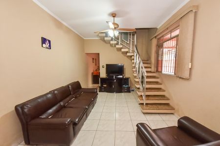 Casa à venda com 292m², 4 quartos e 8 vagas Casa à venda com 292m², 4 quartos e 8 vagasSala