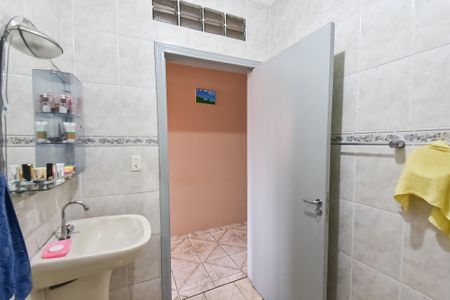 Casa à venda com 292m², 4 quartos e 8 vagas Casa à venda com 292m², 4 quartos e 8 vagasBanheiro 2
