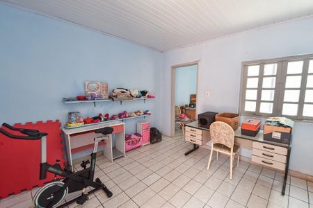 Casa à venda com 292m², 4 quartos e 8 vagas Casa à venda com 292m², 4 quartos e 8 vagasEdícula - quarto 2