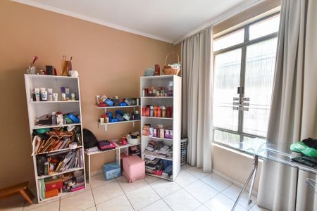 Casa à venda com 292m², 4 quartos e 8 vagas Casa à venda com 292m², 4 quartos e 8 vagasSala de tv