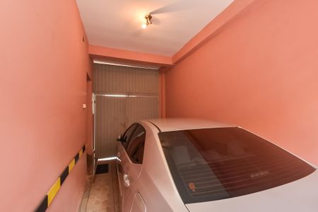 Casa à venda com 292m², 4 quartos e 8 vagas Casa à venda com 292m², 4 quartos e 8 vagasGaragem