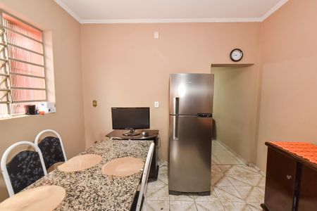 Casa à venda com 292m², 4 quartos e 8 vagas Casa à venda com 292m², 4 quartos e 8 vagasCopa