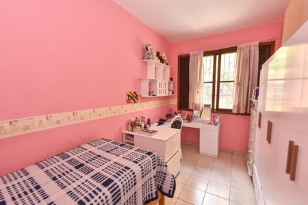 Casa à venda com 292m², 4 quartos e 8 vagas Casa à venda com 292m², 4 quartos e 8 vagasQuarto 2