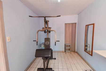 Casa à venda com 292m², 4 quartos e 8 vagas Casa à venda com 292m², 4 quartos e 8 vagasEdícula - quarto 1