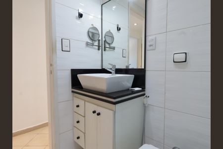 Apartamento para alugar com 60m², 2 quartos e 2 vagasBanheiro