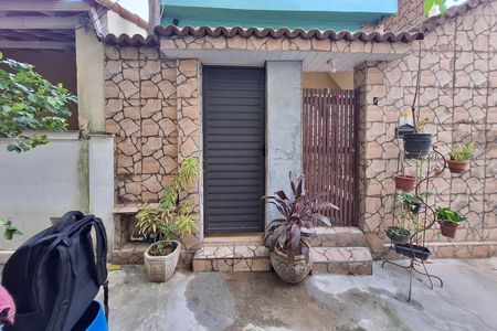 Casa para alugar com 90m², 2 quartos e sem vaga Casa para alugar com 90m², 2 quartos e sem vagaFachada