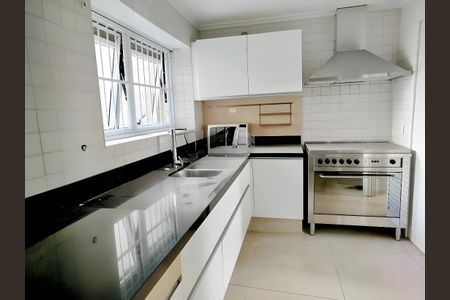 Apartamento para alugar com 250m², 3 quartos e 4 vagas