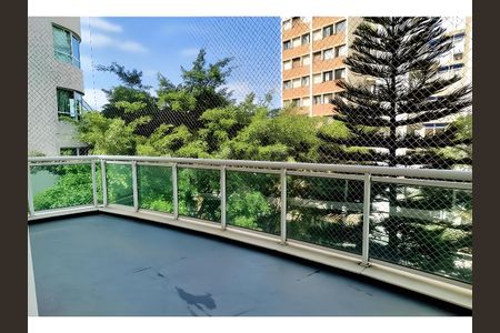 Apartamento para alugar com 250m², 3 quartos e 4 vagas