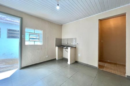 Sala/Cozinha de casa para alugar com 1 quarto, 28m² em Vila Santa Catarina, São Paulo