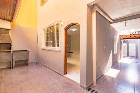 Casa à venda com 130m², 3 quartos e 2 vagas