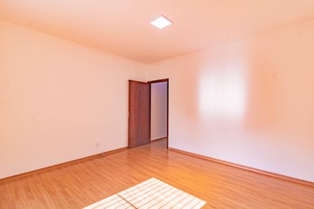 Casa à venda com 130m², 3 quartos e 2 vagas