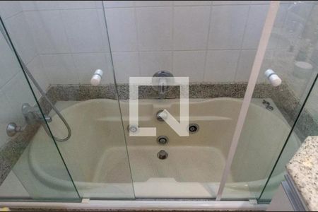 Apartamento à venda com 160m², 3 quartos e 1 vaga Apartamento à venda com 160m², 3 quartos e 1 vagaBanheiro