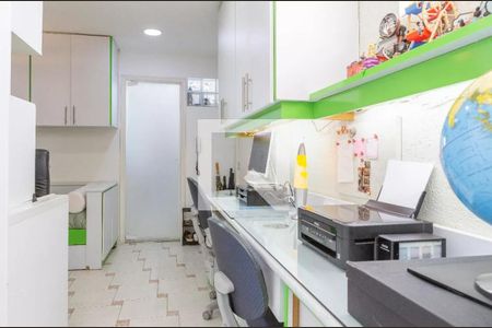 Apartamento à venda com 160m², 3 quartos e 1 vaga Apartamento à venda com 160m², 3 quartos e 1 vagaEscritorio