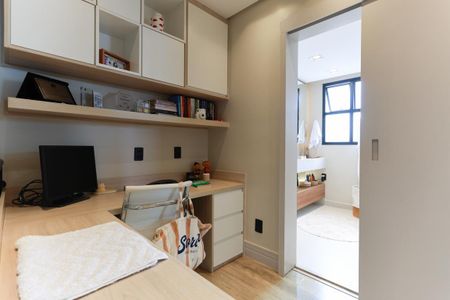 Apartamento à venda com 105m², 2 quartos e 2 vagas Apartamento à venda com 105m², 2 quartos e 2 vagasEscritório