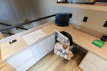 Apartamento à venda com 105m², 2 quartos e 2 vagas Apartamento à venda com 105m², 2 quartos e 2 vagasEscritório