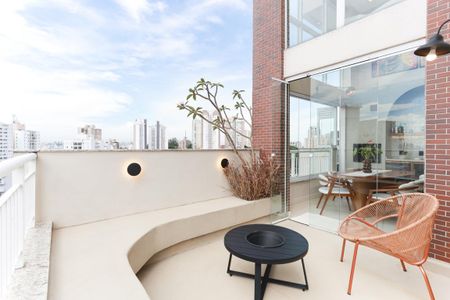 Apartamento à venda com 105m², 2 quartos e 2 vagas Apartamento à venda com 105m², 2 quartos e 2 vagasTerraço