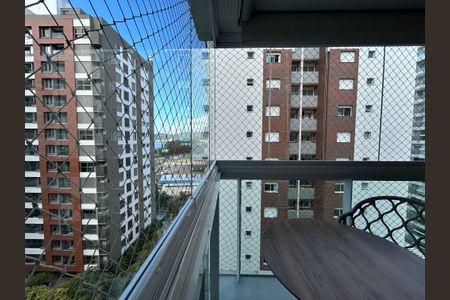 Apartamento para alugar com 101m², 2 quartos e 2 vagas Apartamento para alugar com 101m², 2 quartos e 2 vagasVaranda