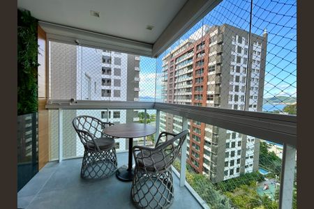 Apartamento para alugar com 101m², 2 quartos e 2 vagas Apartamento para alugar com 101m², 2 quartos e 2 vagasVaranda