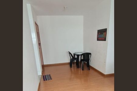 Sala de apartamento para alugar com 2 quartos, 47m² em Shopping Park, Uberlândia