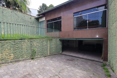 Casa para alugar com 400m², 3 quartos e 4 vagasEntrada da Garagem