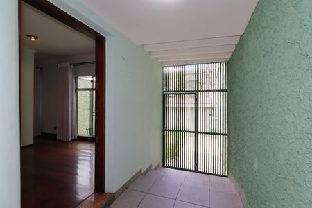Casa para alugar com 400m², 3 quartos e 4 vagasEntrada do Imóvel