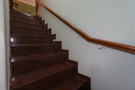 Casa para alugar com 400m², 3 quartos e 4 vagasEscada