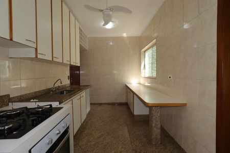 Casa para alugar com 400m², 3 quartos e 4 vagasCozinha