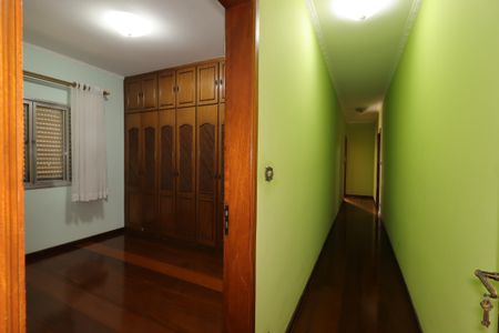 Casa para alugar com 400m², 3 quartos e 4 vagasCorredor