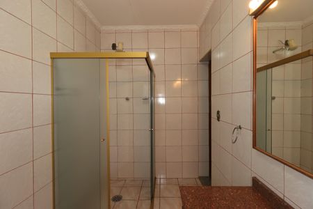 Casa para alugar com 400m², 3 quartos e 4 vagasBanheiro da Suíte 1