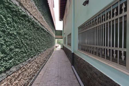 Casa para alugar com 400m², 3 quartos e 4 vagasCorredor externo