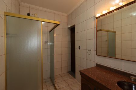 Casa para alugar com 400m², 3 quartos e 4 vagasBanheiro da Suíte 1