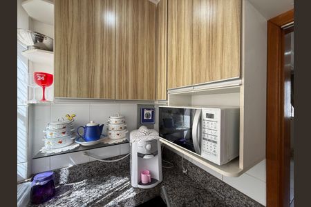 Apartamento à venda com 3 quartos, 176m² em Itamarati, Belo Horizonte