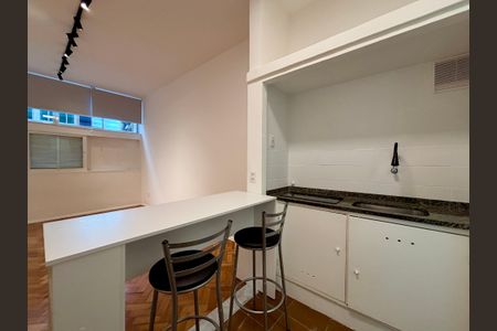 Cozinha de apartamento para alugar com 1 quarto, 24m² em Botafogo, Rio de Janeiro