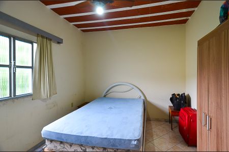 Casa à venda com 200m², 4 quartos e 3 vagas Casa à venda com 200m², 4 quartos e 3 vagasSuíte Anexo